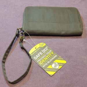 Travelon Gray RFID Blocking Wristlet